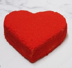 4-5 Kişilik Yaş Pasta - Kalp Şeklinde Nemli Pasta